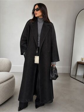 Max Mara Madame 1 Coat NWT Size 14 – Black Textured Jersey Mesh Effect – $2,450